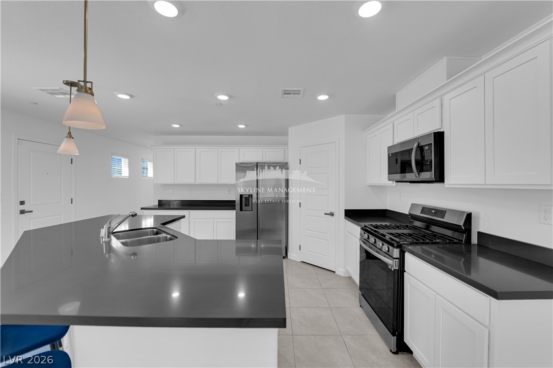 Photo 8 of 33, 4907 Chidlaw Avenue #3