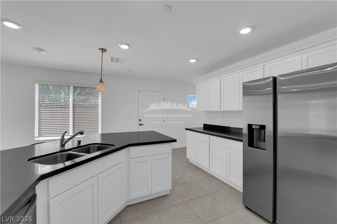 Photo 13 of 33, 4907 Chidlaw Avenue #3