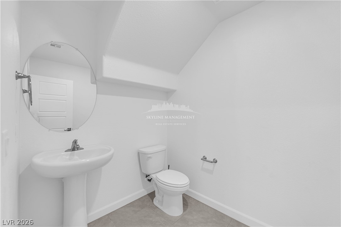 Photo 14 of 33, 4907 Chidlaw Avenue #3