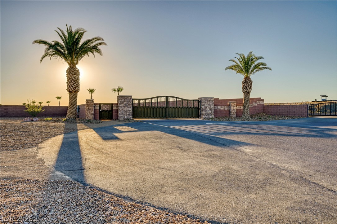 Photo 10 of 35, 5985 E Spring Mountain Boulevard