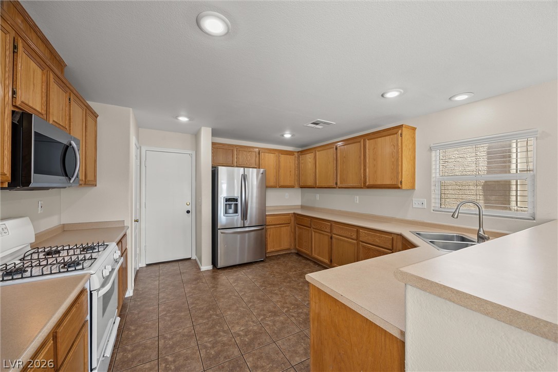 Photo 12 of 36, 6512 Chatterer Street