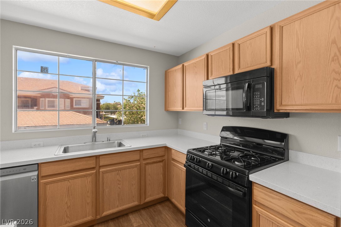 Photo 15 of 42, 830 Carnegie Street #1321