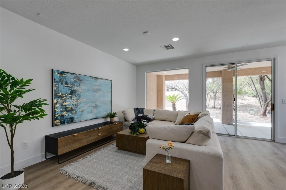 Photo 10 of 43, 5029 Alfingo Street
