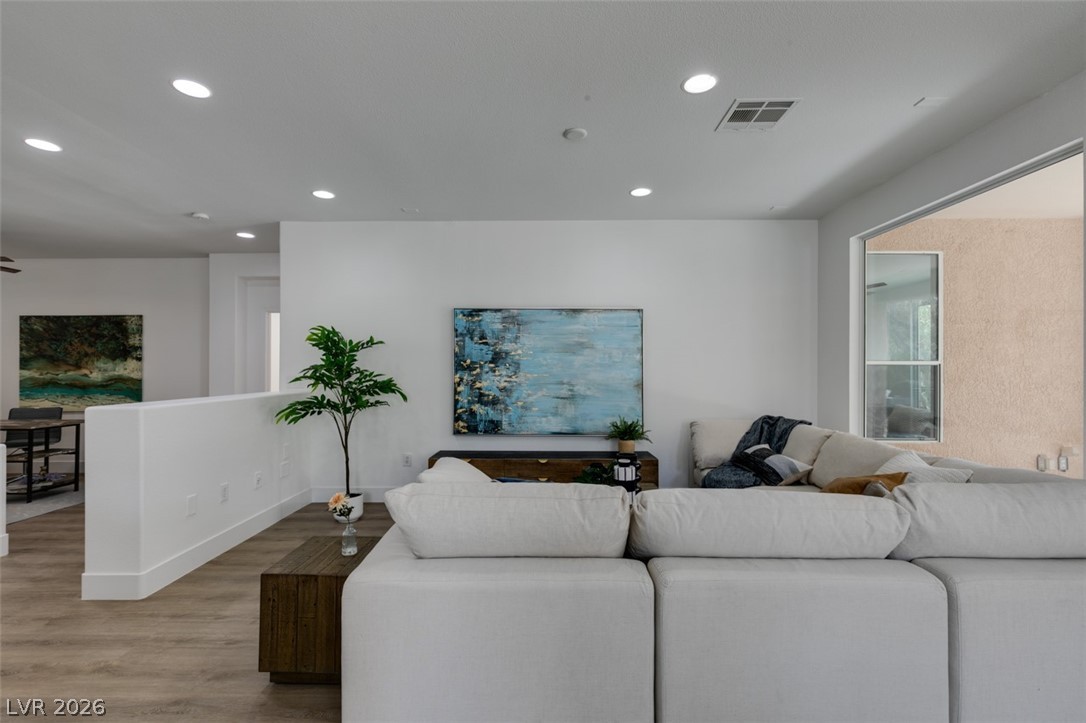 Photo 13 of 43, 5029 Alfingo Street