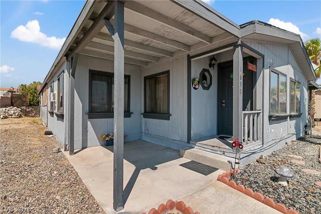Photo 3 of 1690 Solano Lane