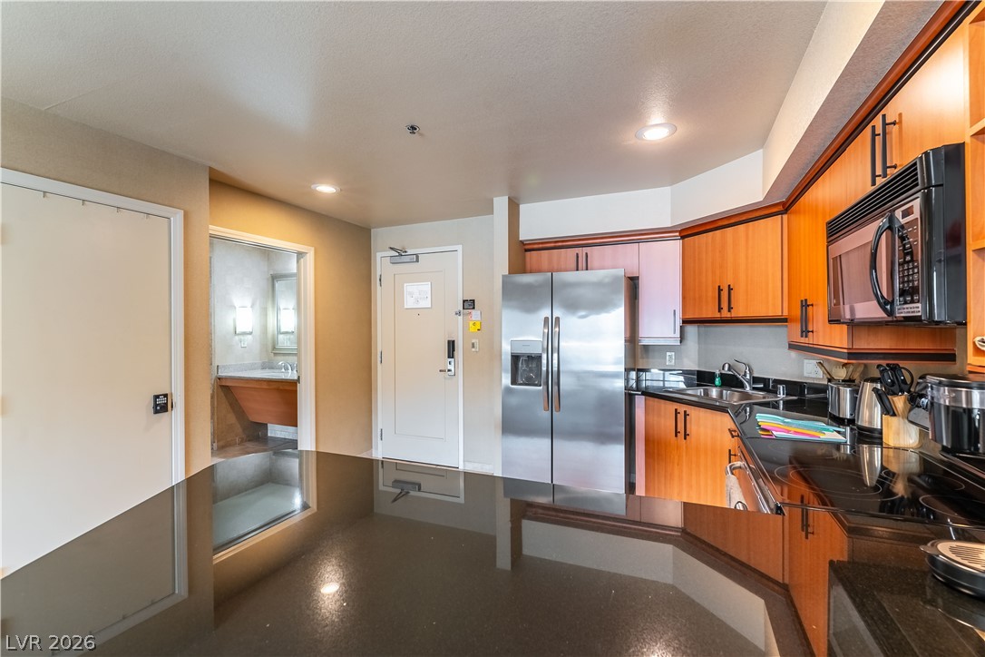 Photo 20 of 31, 211 E Flamingo Road #702