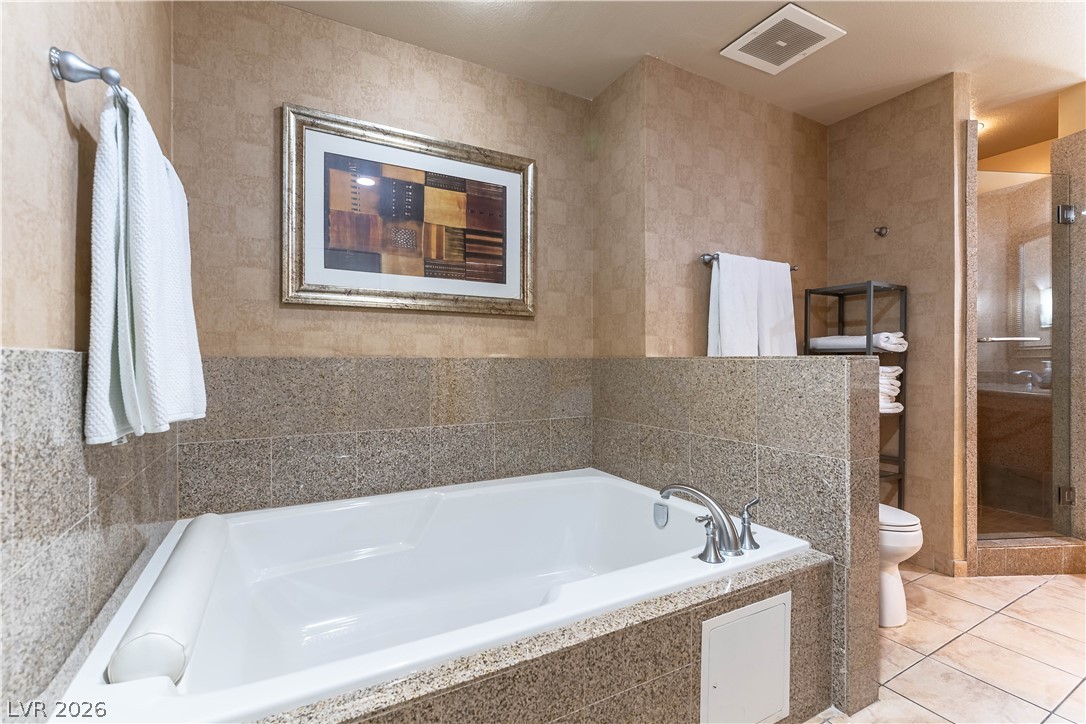 Photo 10 of 31, 211 E Flamingo Road #702