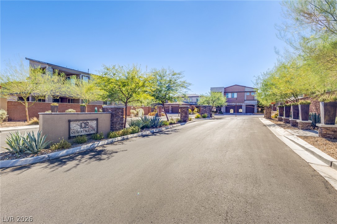 Photo 7 of 58, 10080 Desert Azure Street