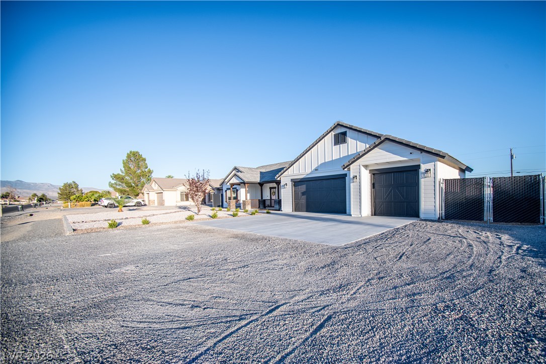 Photo 3 of 1151 E Blackhorn
