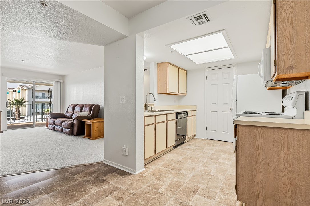Photo 11 of 48, 3550 Bay Sands Drive #2037