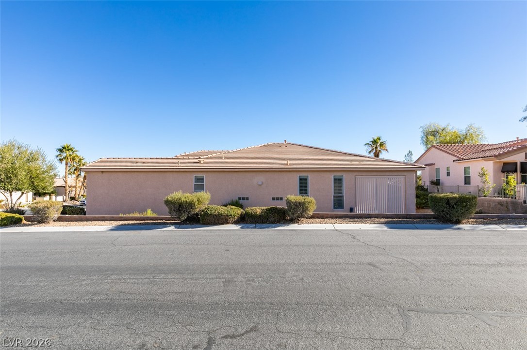 Photo 3 of 10389 Felice Avenue