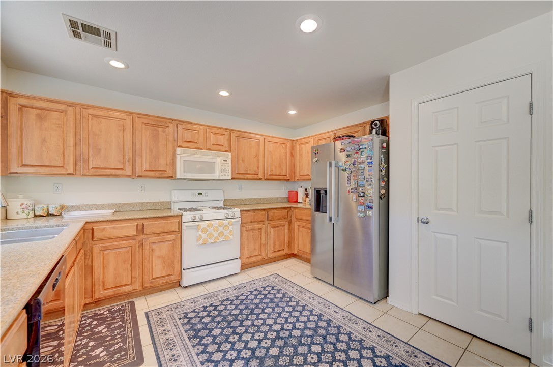 Photo 4 of 9941 Carrizo Springs Avenue