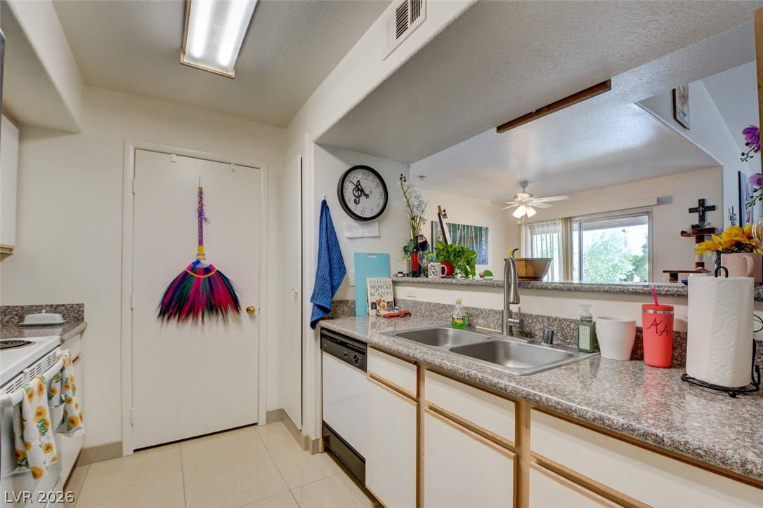Photo 19 of 36, 2300 E Silverado Ranch Boulevard #2111