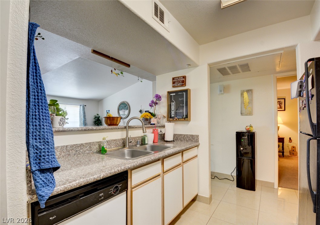 Photo 22 of 36, 2300 E Silverado Ranch Boulevard #2111