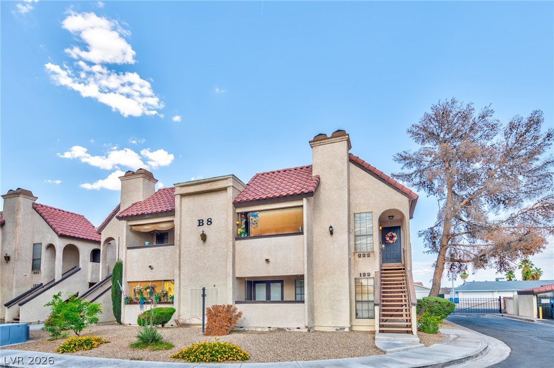 Photo 2 of 1751 E Reno Avenue #122