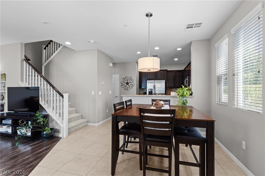 Photo 6 of 40, 1560 Plaza Centre Drive #101