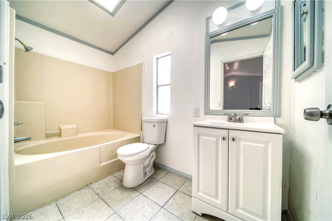 Photo 8 of 28, 6920 Oakridge Avenue