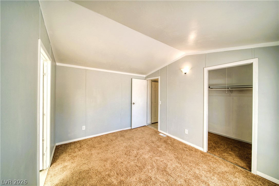 Photo 9 of 28, 6920 Oakridge Avenue