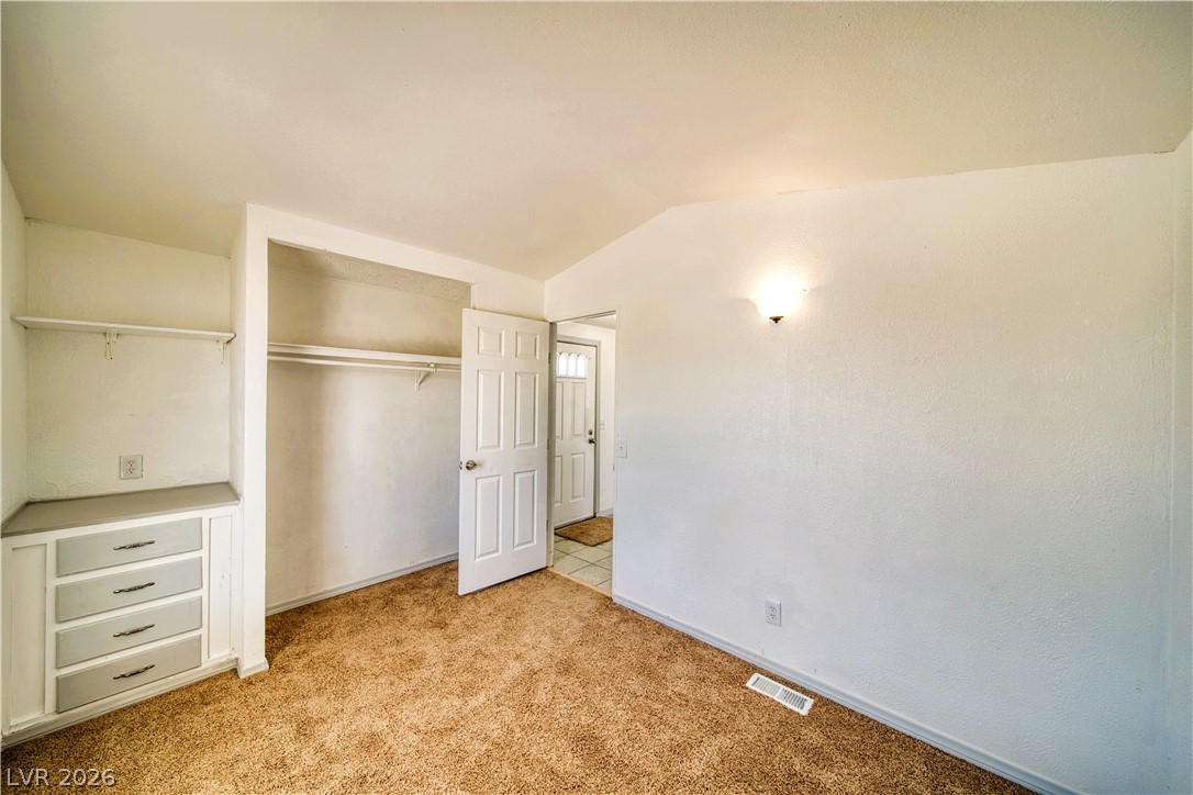 Photo 10 of 28, 6920 Oakridge Avenue
