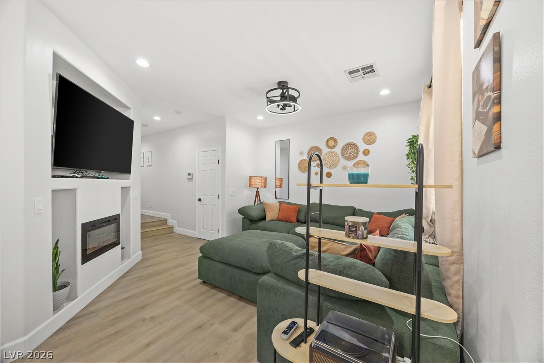 Photo 11 of 37, 7484 S Butterton Court
