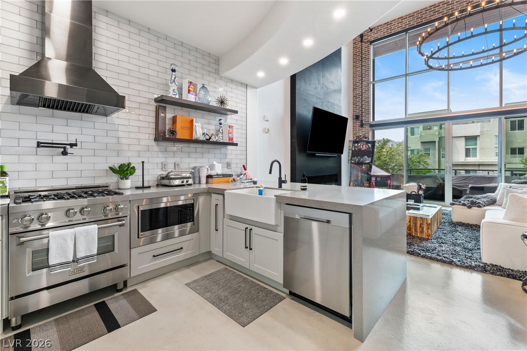 Photo 15 of 48, 11441 Allerton Park Drive #206