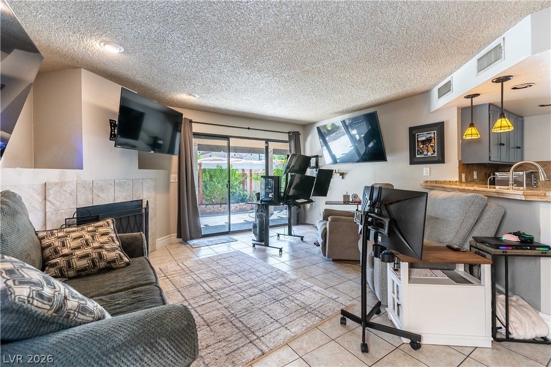 Photo 5 of 138 Monteen Drive