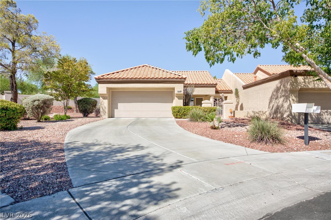 2401 Dove Valley Court, Las Vegas 89134