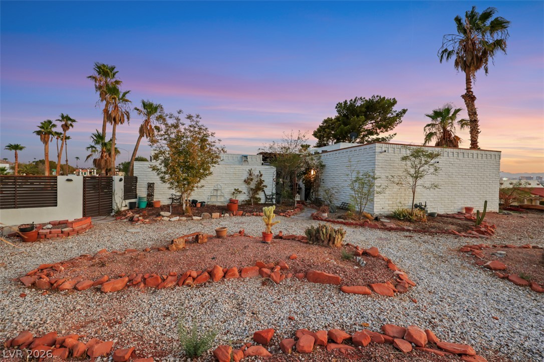 Photo 3 of 6744 Mountridge Drive