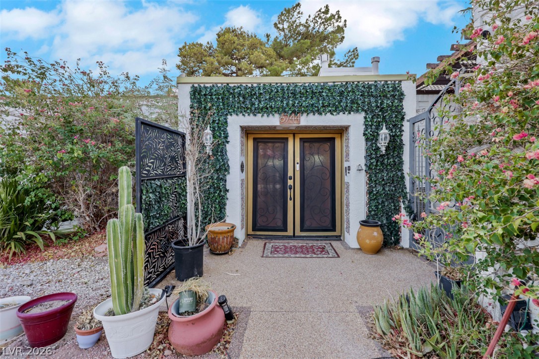 Photo 6 of 54, 6744 Mountridge Drive