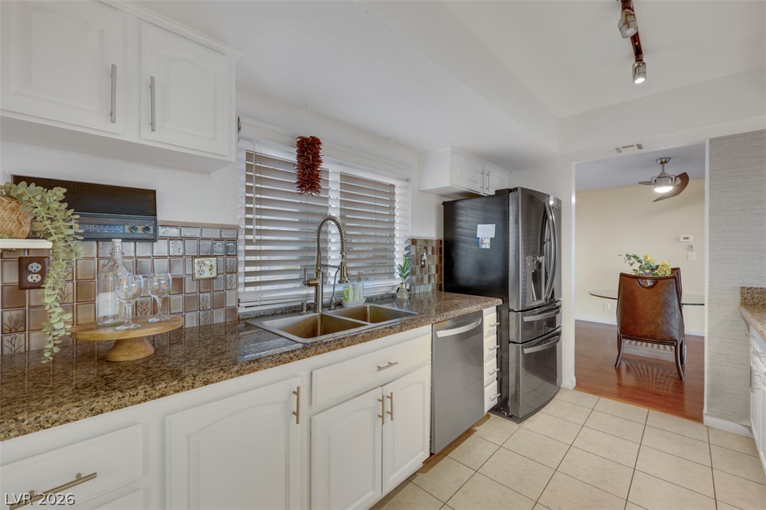 Photo 18 of 54, 6744 Mountridge Drive