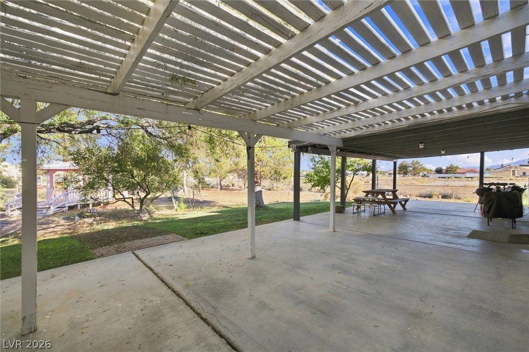 Photo 10 of 47, 2891 Yucca Terrace Avenue