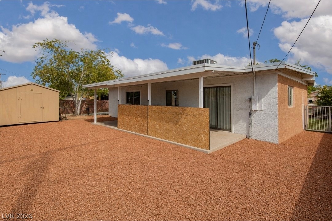 Photo 33 of 39, 3216 Osage Avenue