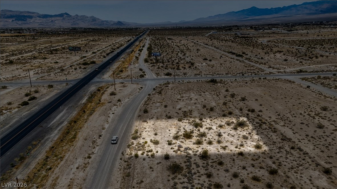 Photo 2 of 581 N Frontage Road