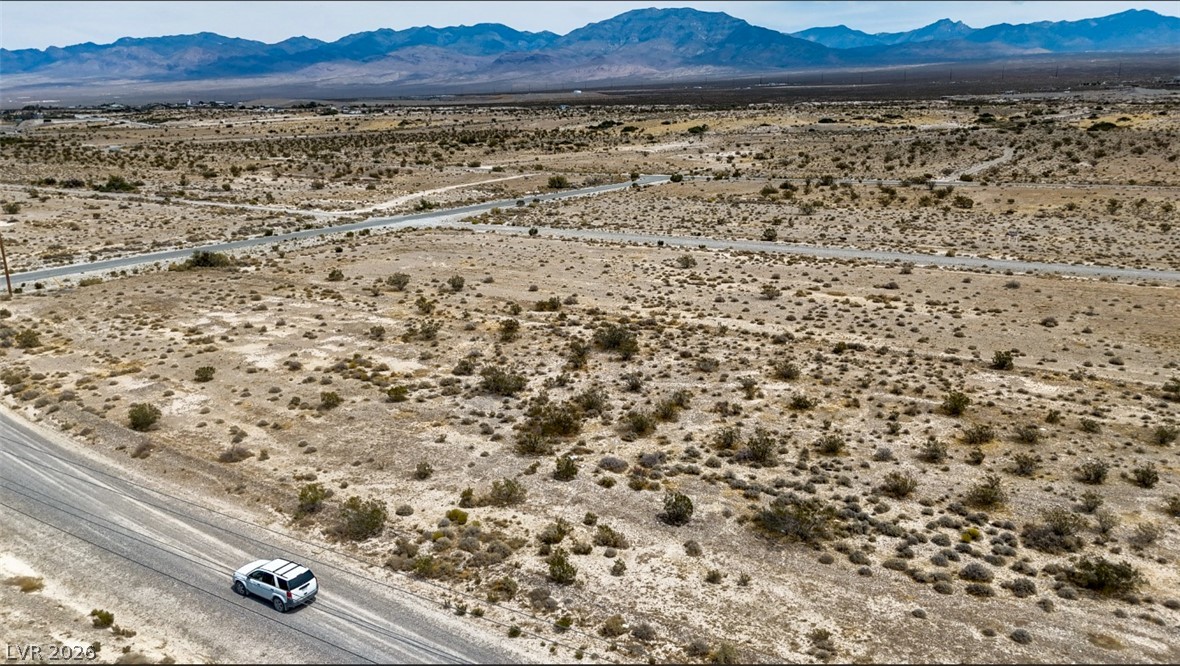 Photo 5 of 581 N Frontage Road