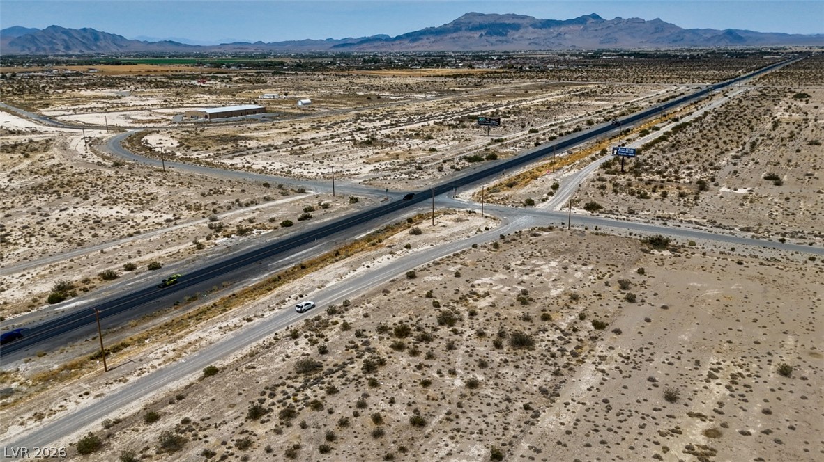 Photo 7 of 15, 581 N Frontage Road