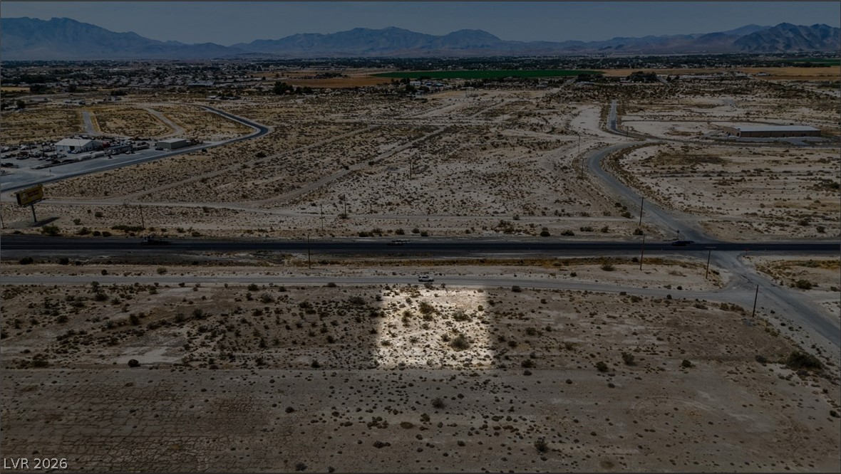 Photo 8 of 15, 581 N Frontage Road