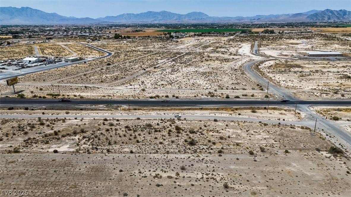 Photo 9 of 15, 581 N Frontage Road