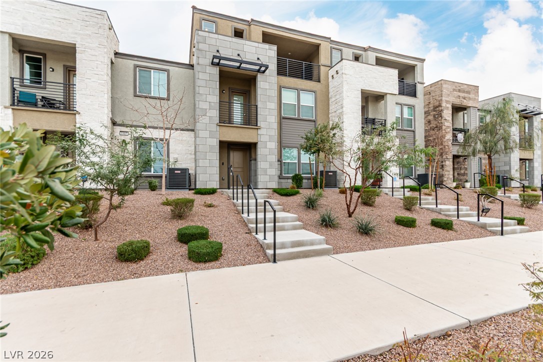 Photo 2 of 1111 Heliodor Avenue