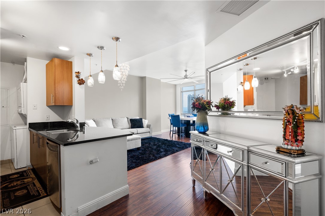 Photo 10 of 29, 200 W Sahara Avenue #1804