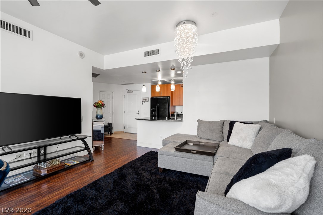 Photo 13 of 29, 200 W Sahara Avenue #1804