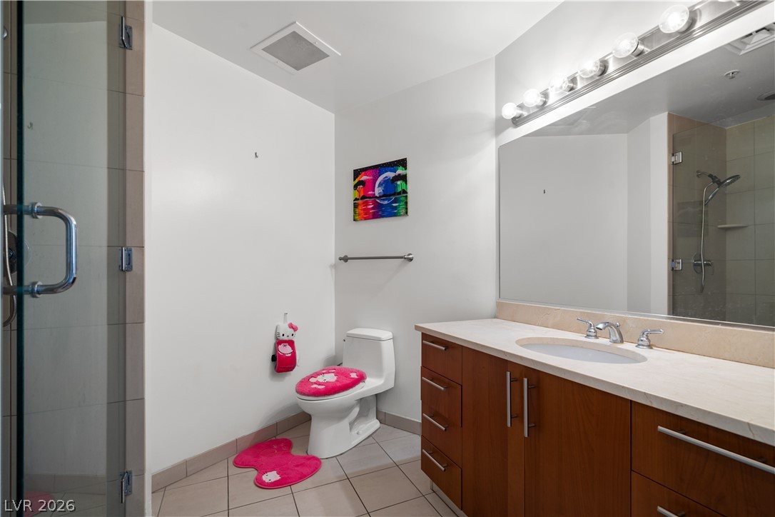 Photo 26 of 29, 200 W Sahara Avenue #1804