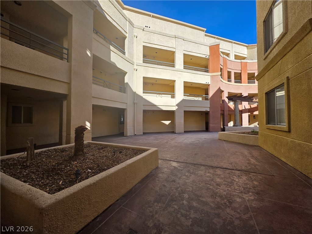 Photo 28 of 39, 210 E Flamingo Road #101