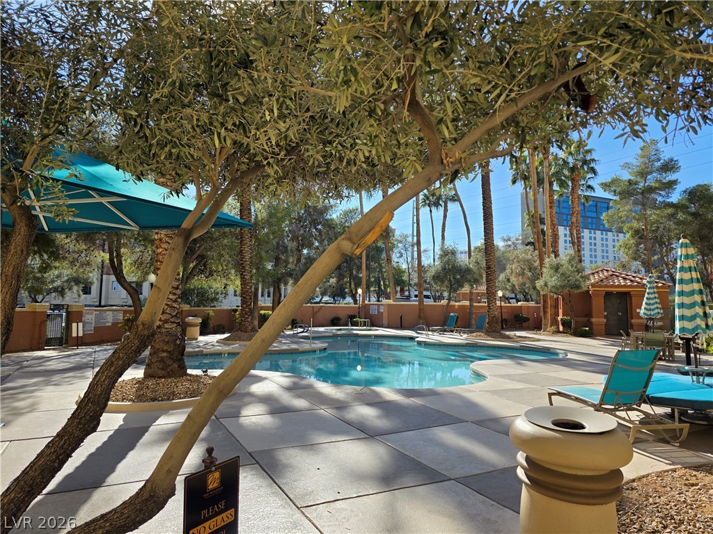 Photo 7 of 39, 210 E Flamingo Road #101