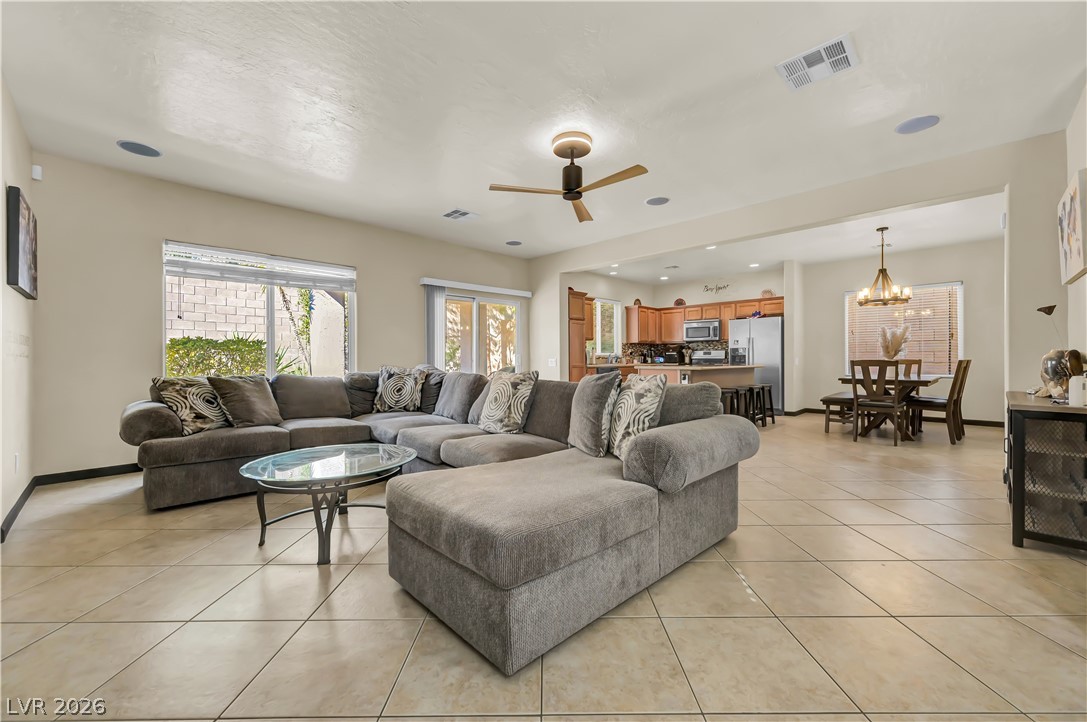 Photo 4 of 2660 Strichen Avenue