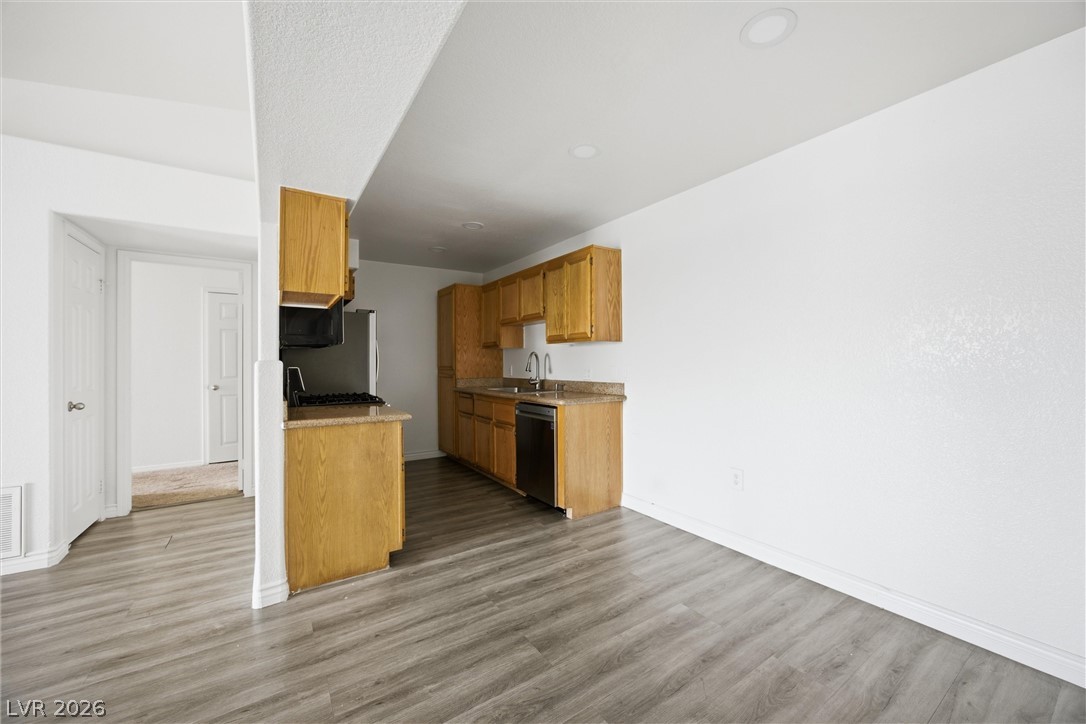 Photo 7 of 22, 3318 N Decatur Boulevard #2114