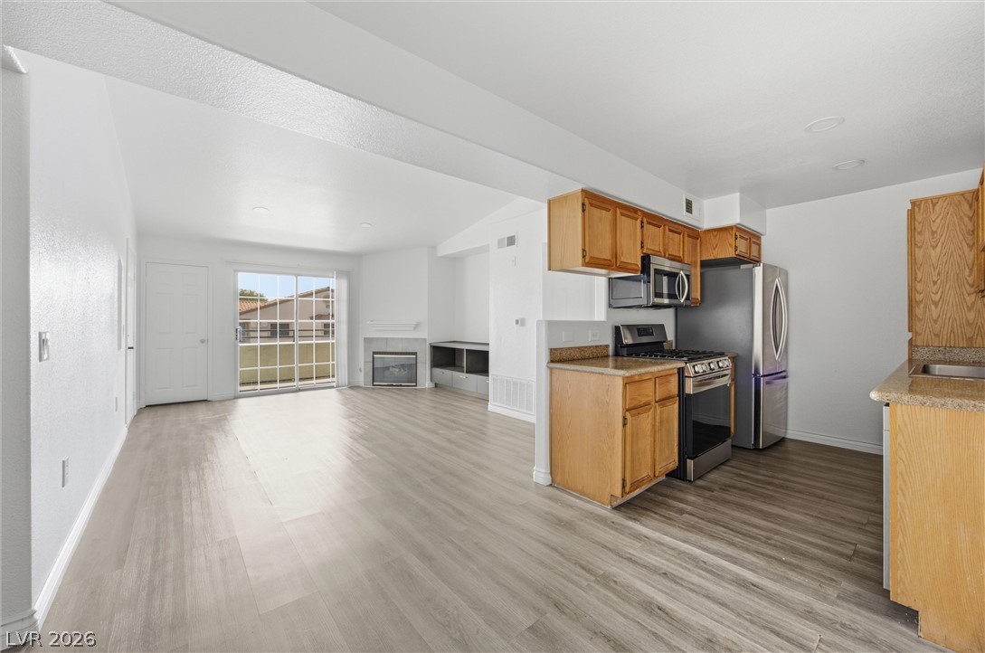 Photo 8 of 22, 3318 N Decatur Boulevard #2114