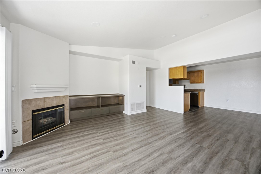Photo 3 of 3318 N Decatur Boulevard #2114