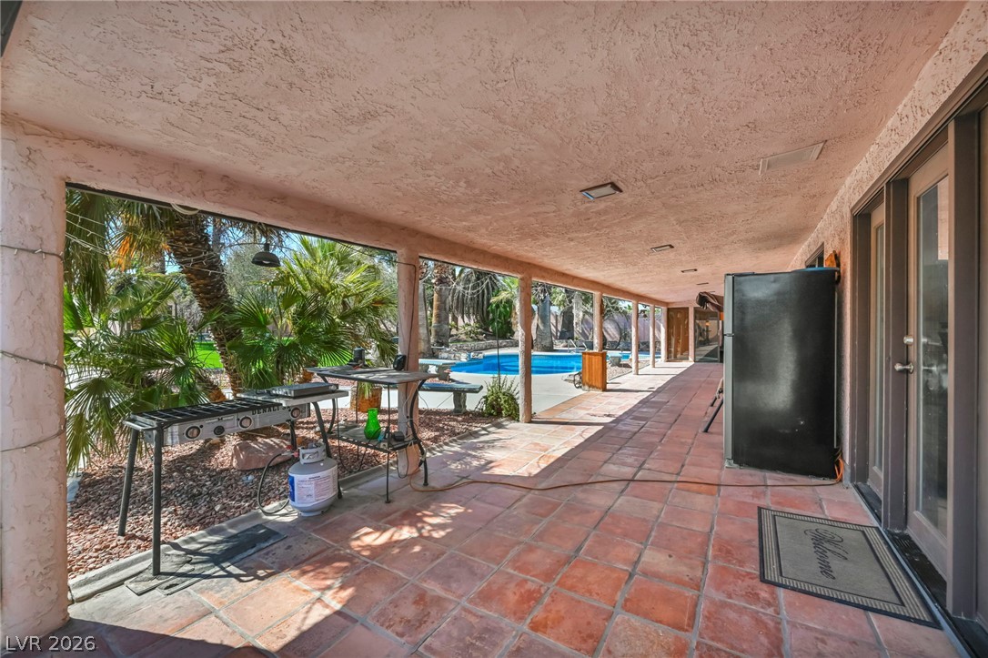 Photo 15 of 61, 2935 S Torrey Pines Drive