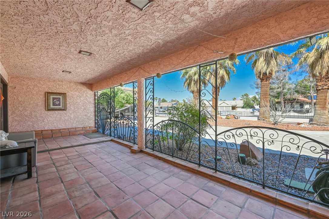 Photo 5 of 2935 S Torrey Pines Drive