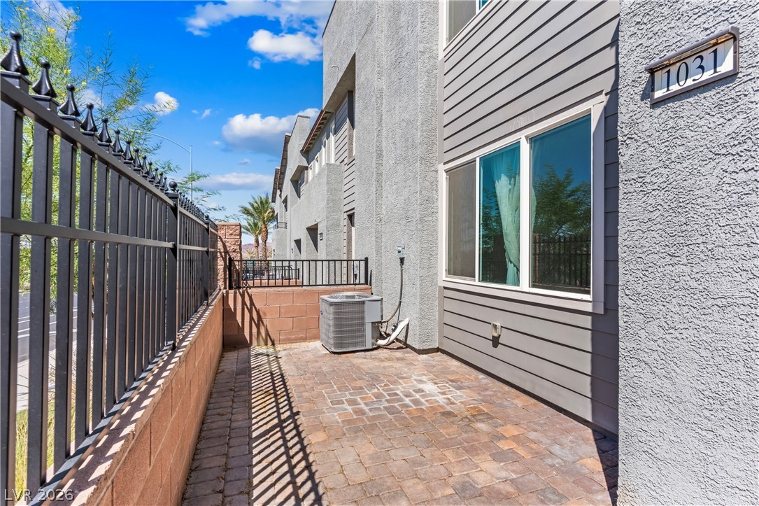Photo 5 of 1031 Presley Ridge Street